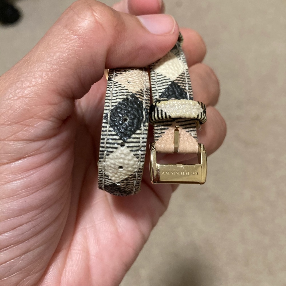 💯 Authentic Burberry Watch - Picture 8 of 8